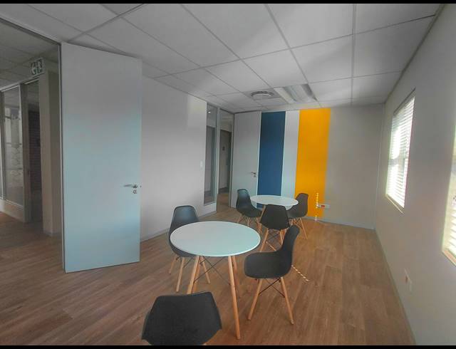 183M² OFFICE TO LET IN CHARTWELL